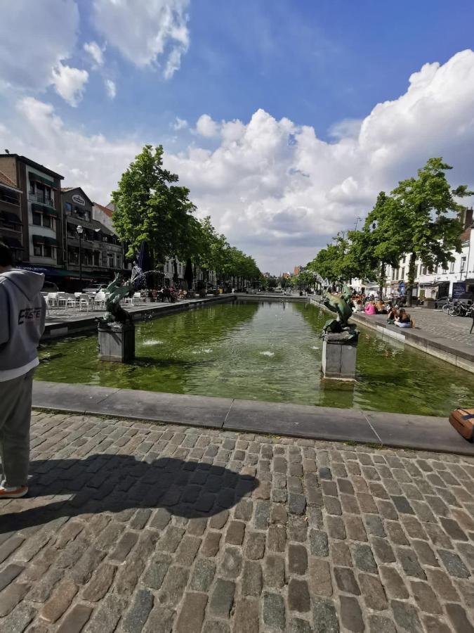 Charming Duplex On The Canal Brussels